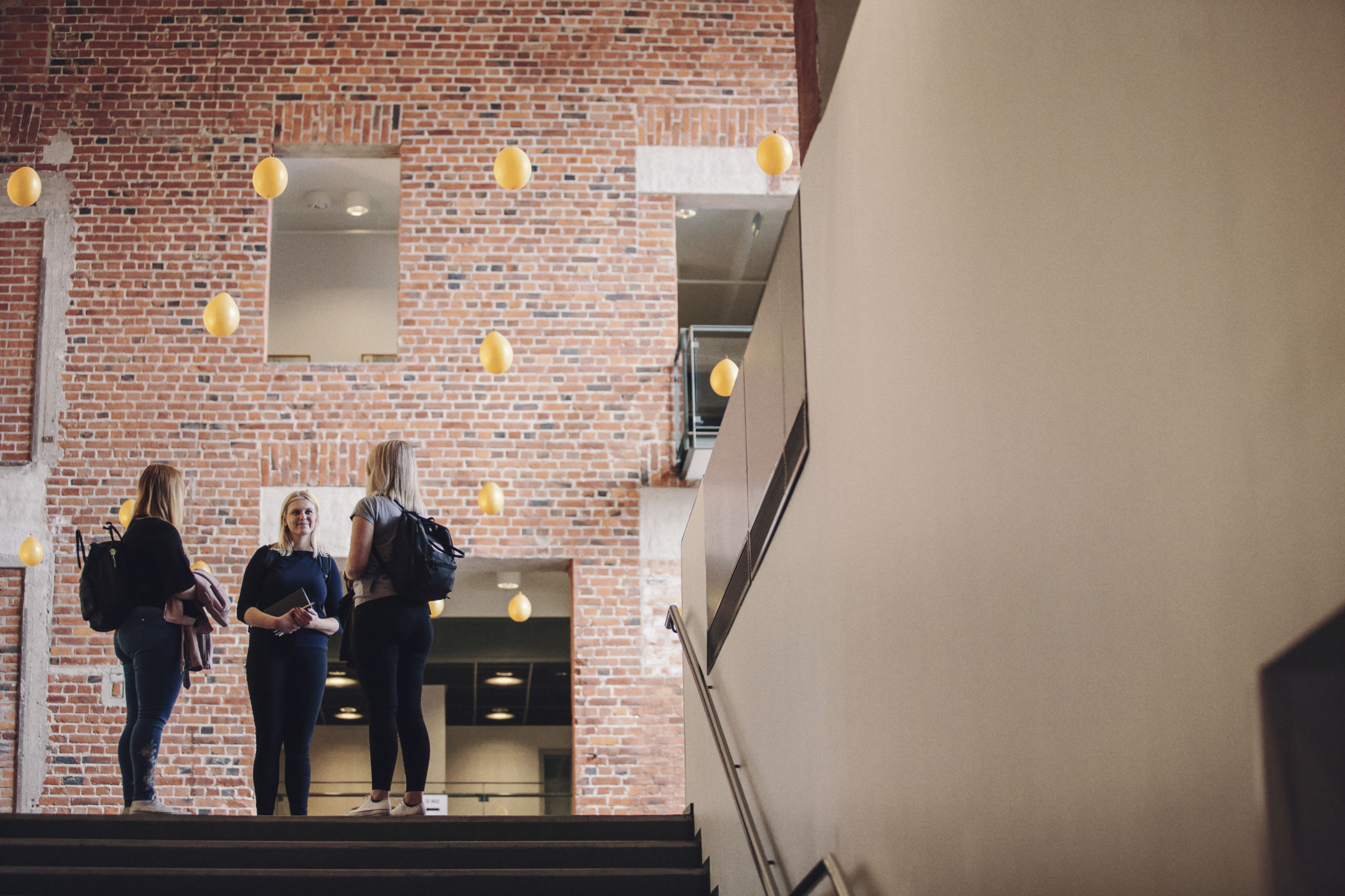 Grupp av studerande i Academill.