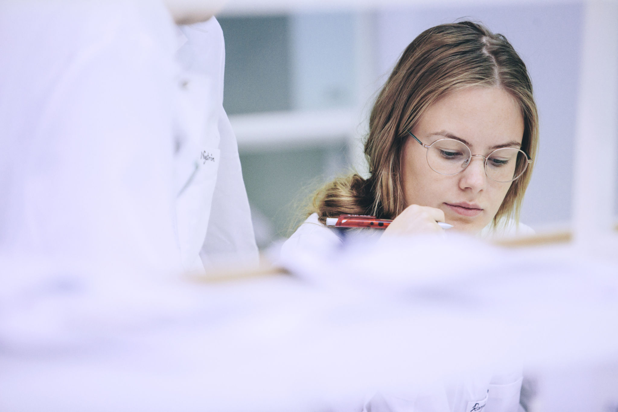 Forskare i laboratorium.