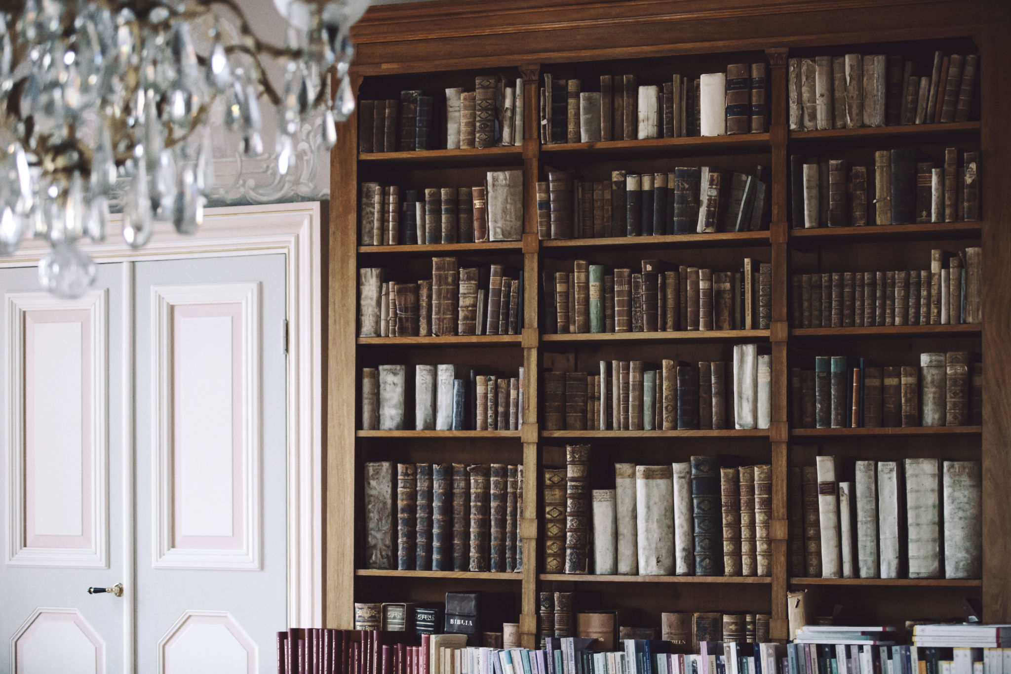 Bokhylla i Teologicum.