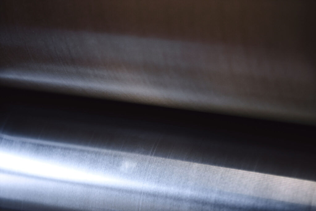 Silver- och brunfärgad bakgrundsbild.