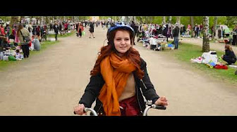 Studerande som cyklar i Åbo