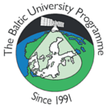 BUP:s logo visar en karta över Östersjöområdet, en satellit från vilken det går en radarstråle som lyser upp Östersjöområdet. Text: The Baltic University Programme, Since 1991. 
