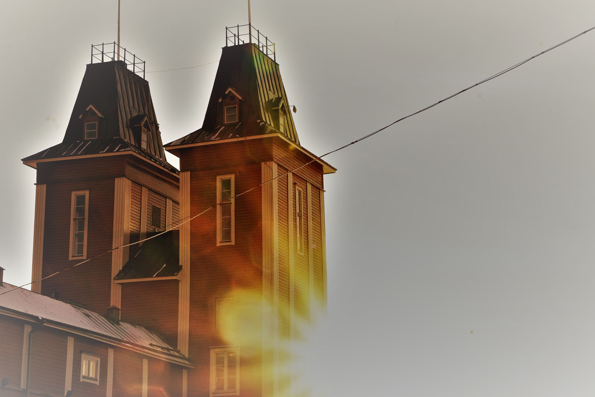 Havtornen vid Academill i solnedgången.