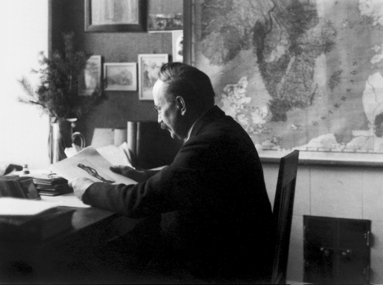 Svartvit gammal bild på Josef Strzygowski