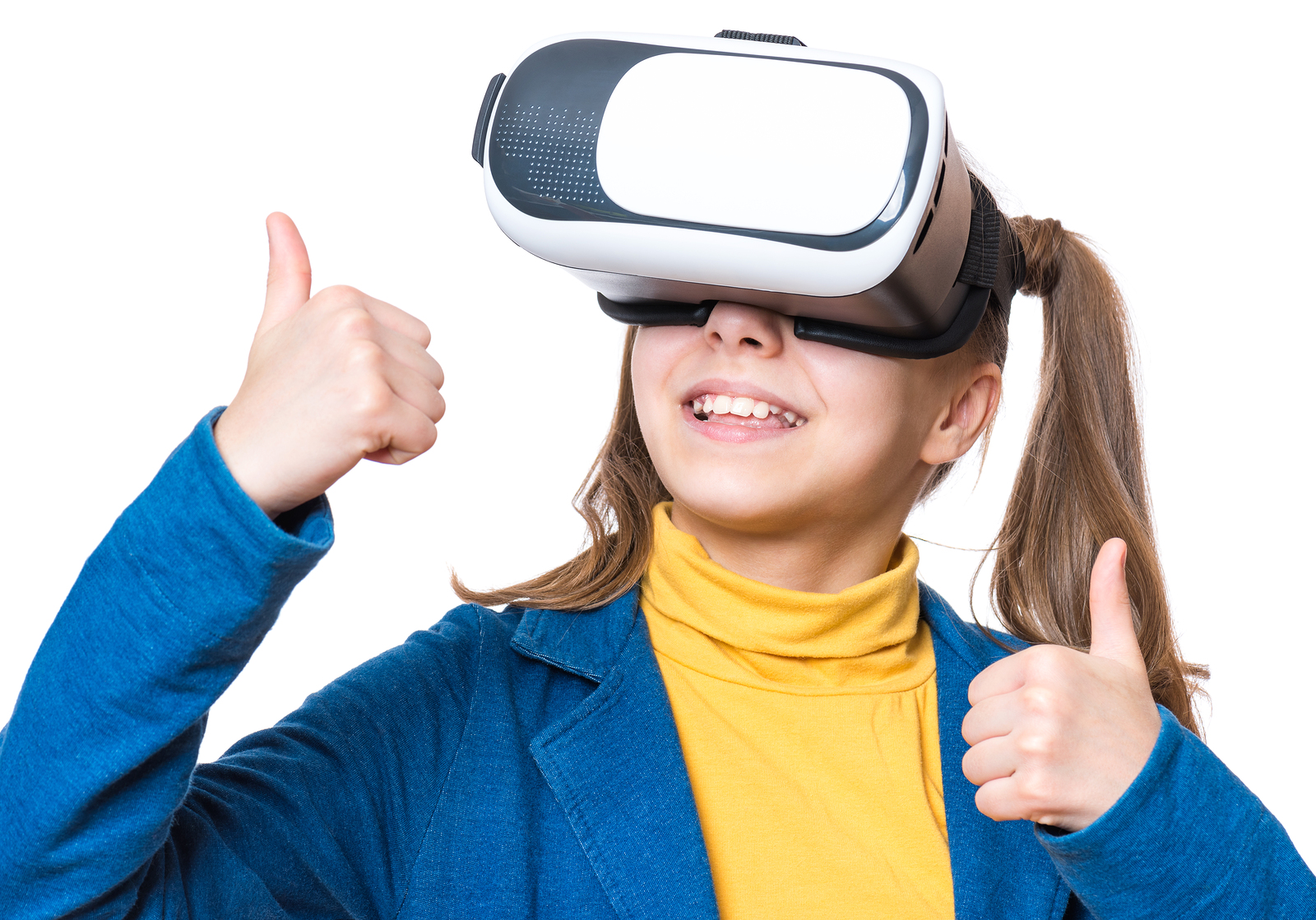 Flicka mer VR-glasögon. Bild för fortbildningen Att leva och lära i ett digitaliserat samhälle