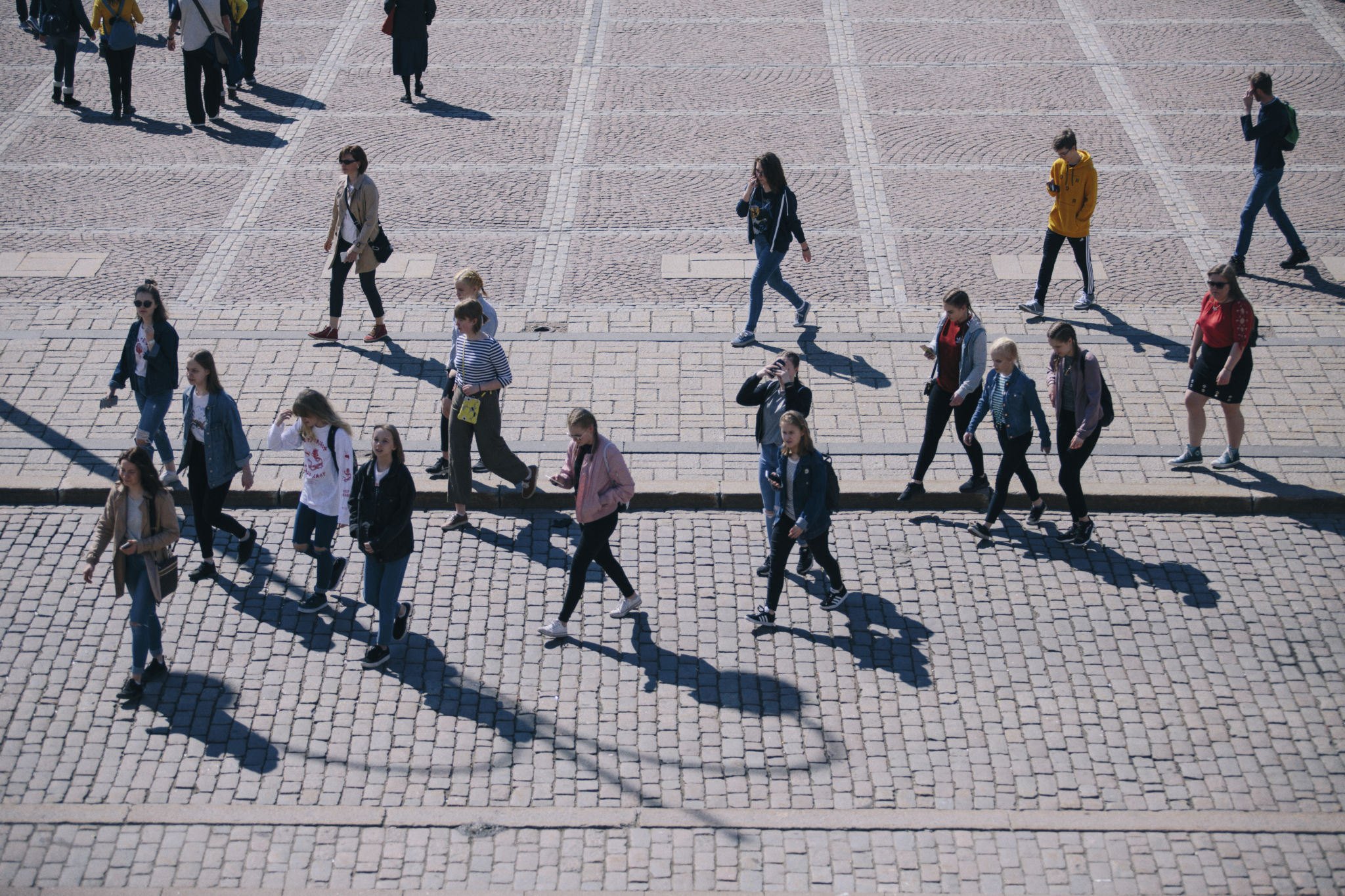 Människor som går.