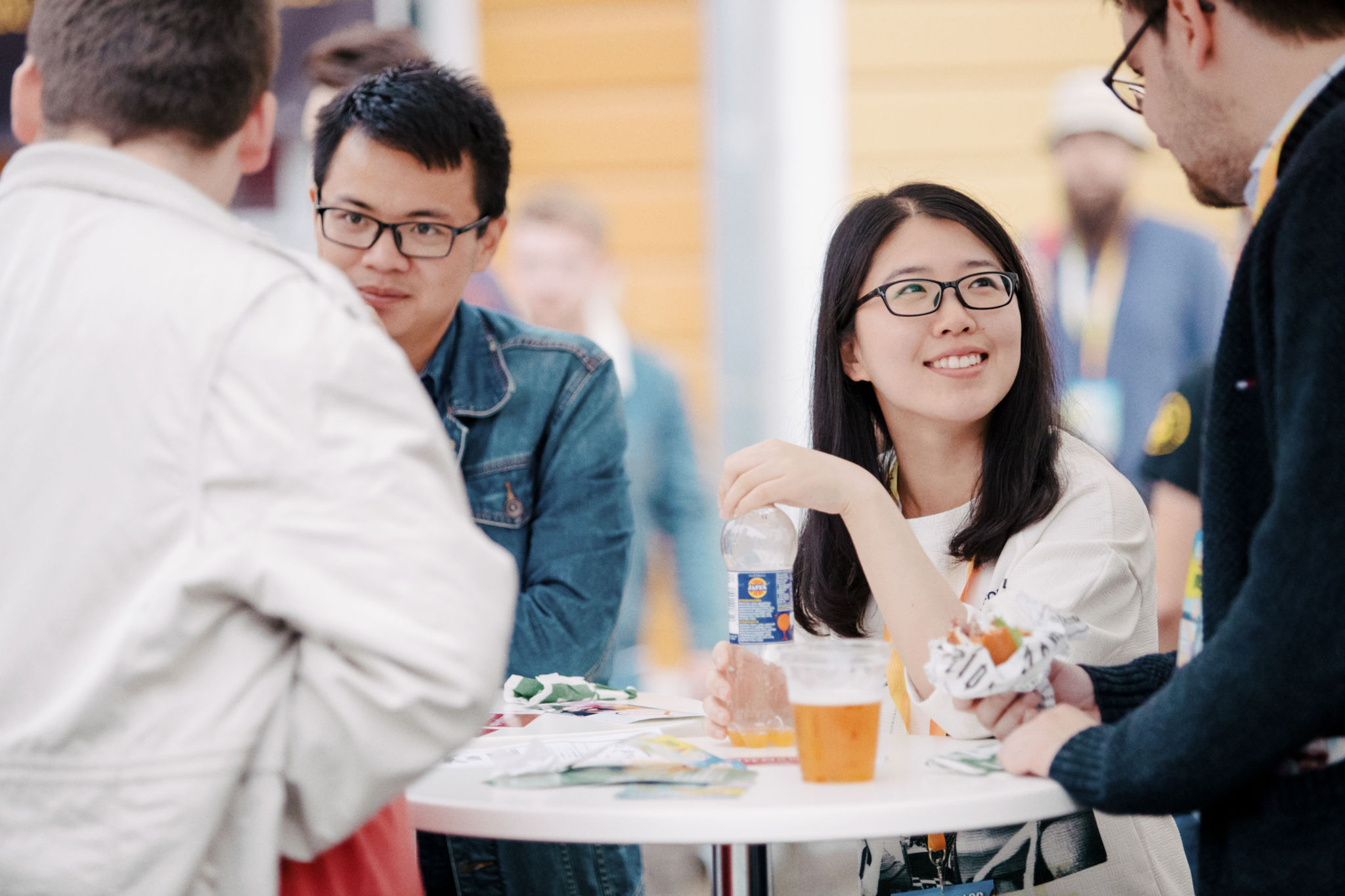 Glada människor på Streetfestival.