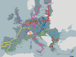 Karta över Europa med transeuropeiska transportnätverket utmarkerat genom linjer mellan olika städer.