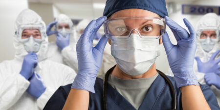 corona sjukvårdspersonal med munskydd