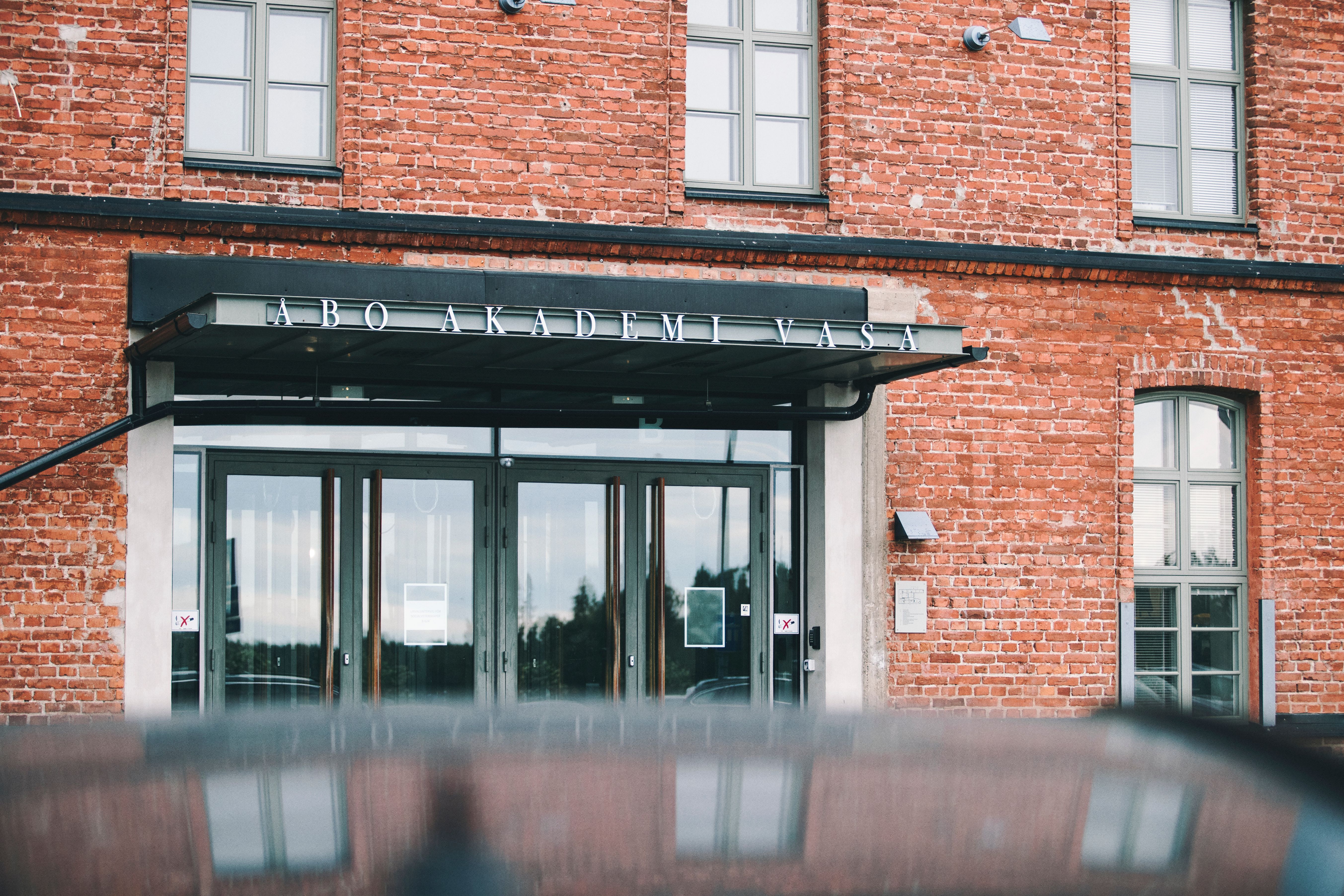 Ingången till Academill.