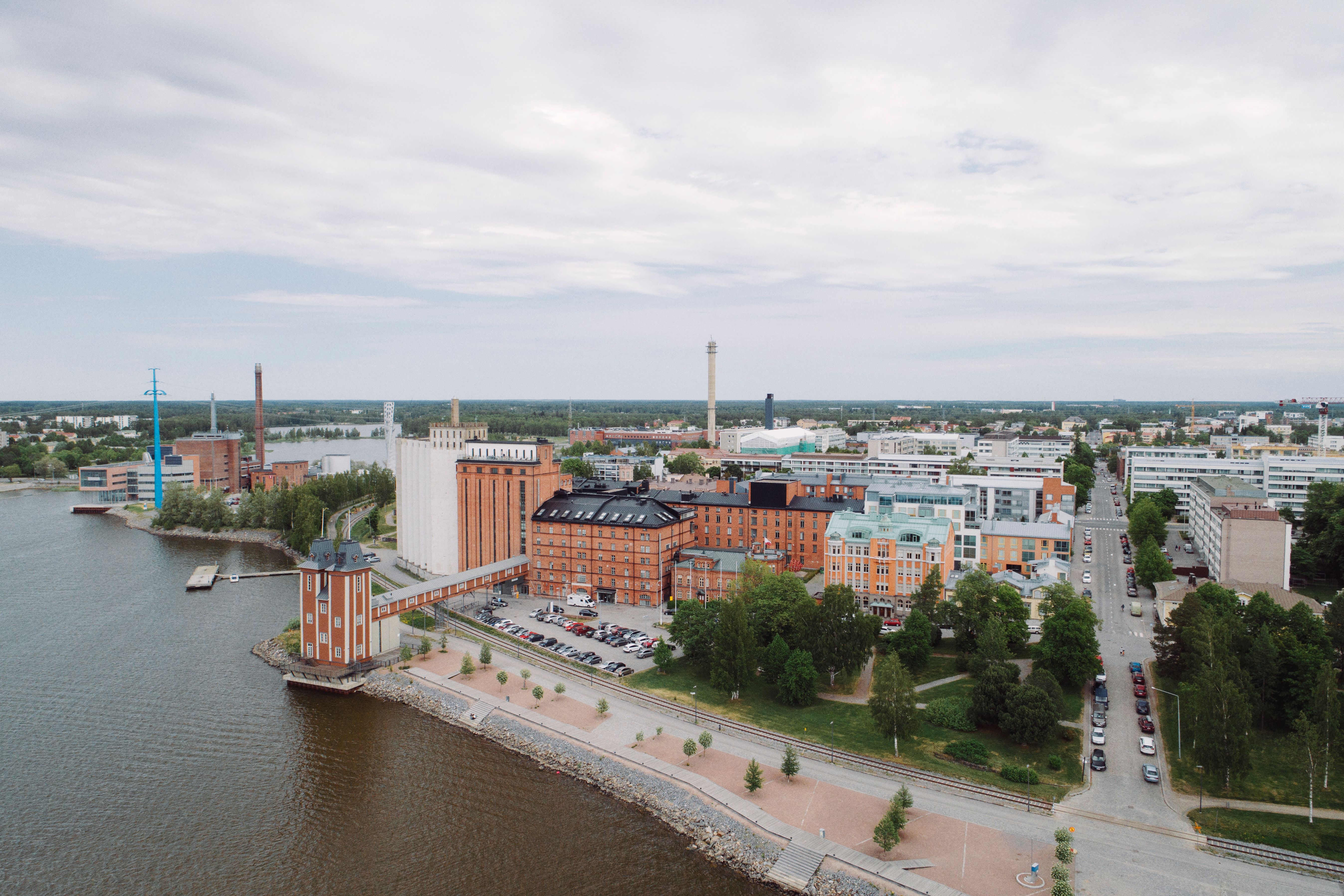 Flygbild på Academill.