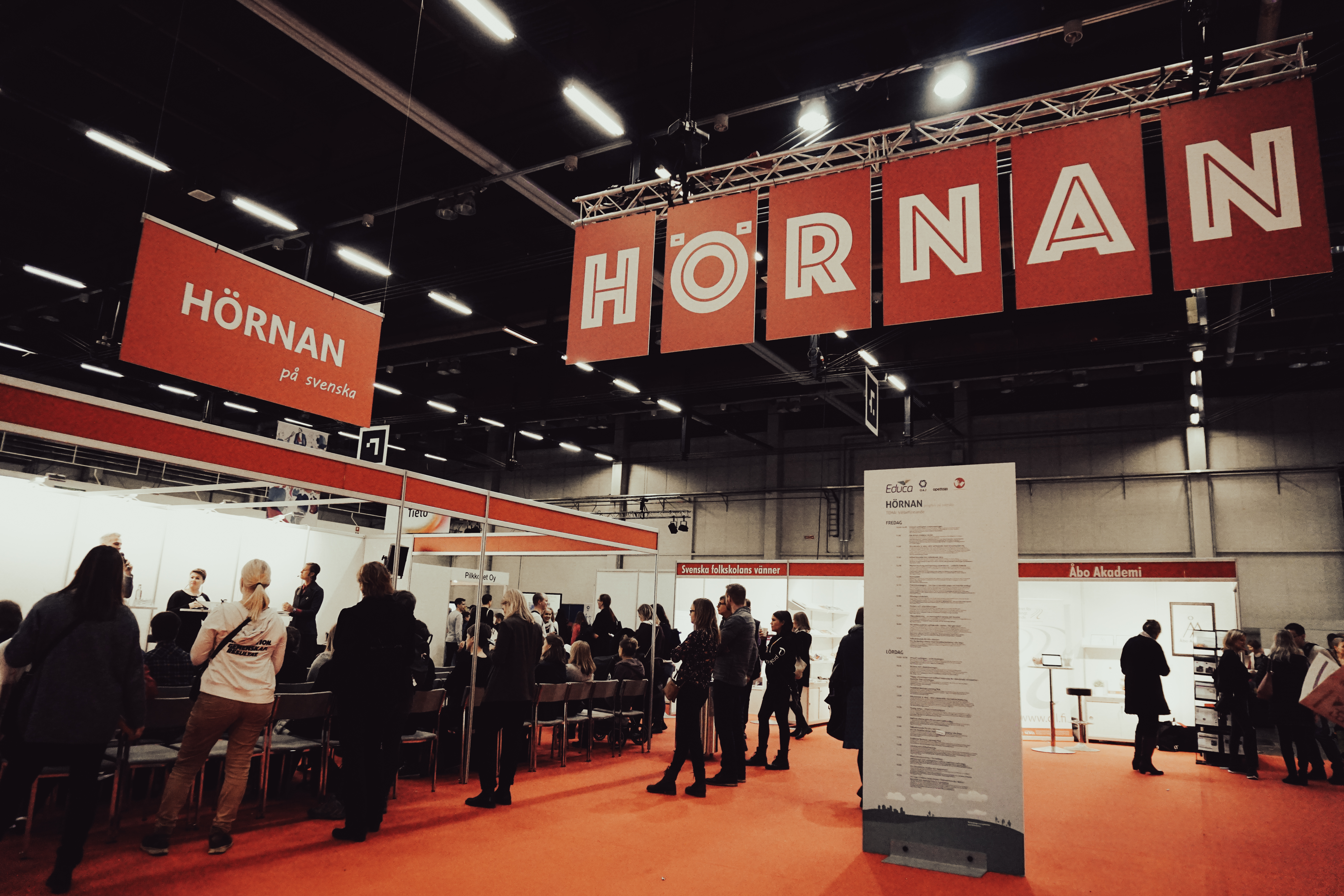 Bild över svenska Hörnan i Messukeskus under Educamässan 2020 i Helsingfors.