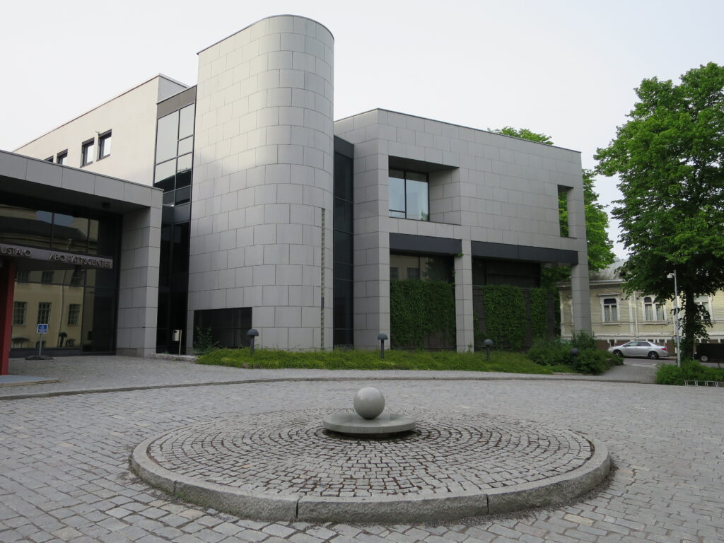 Turku Courthouse, photographed by Olavi Selonen.