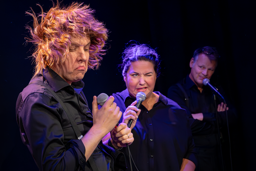 ÅST:s skådespelare Daniela Franzell, Samuel Karlsson och Julia Korander