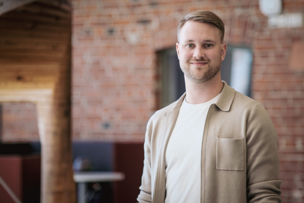 Alexander Nyman, Agentor