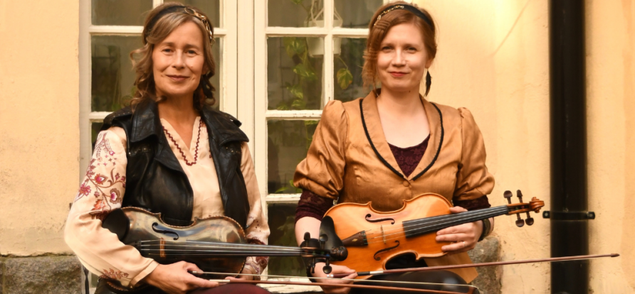 Marianne Maans och Marjaana Puurtinen.