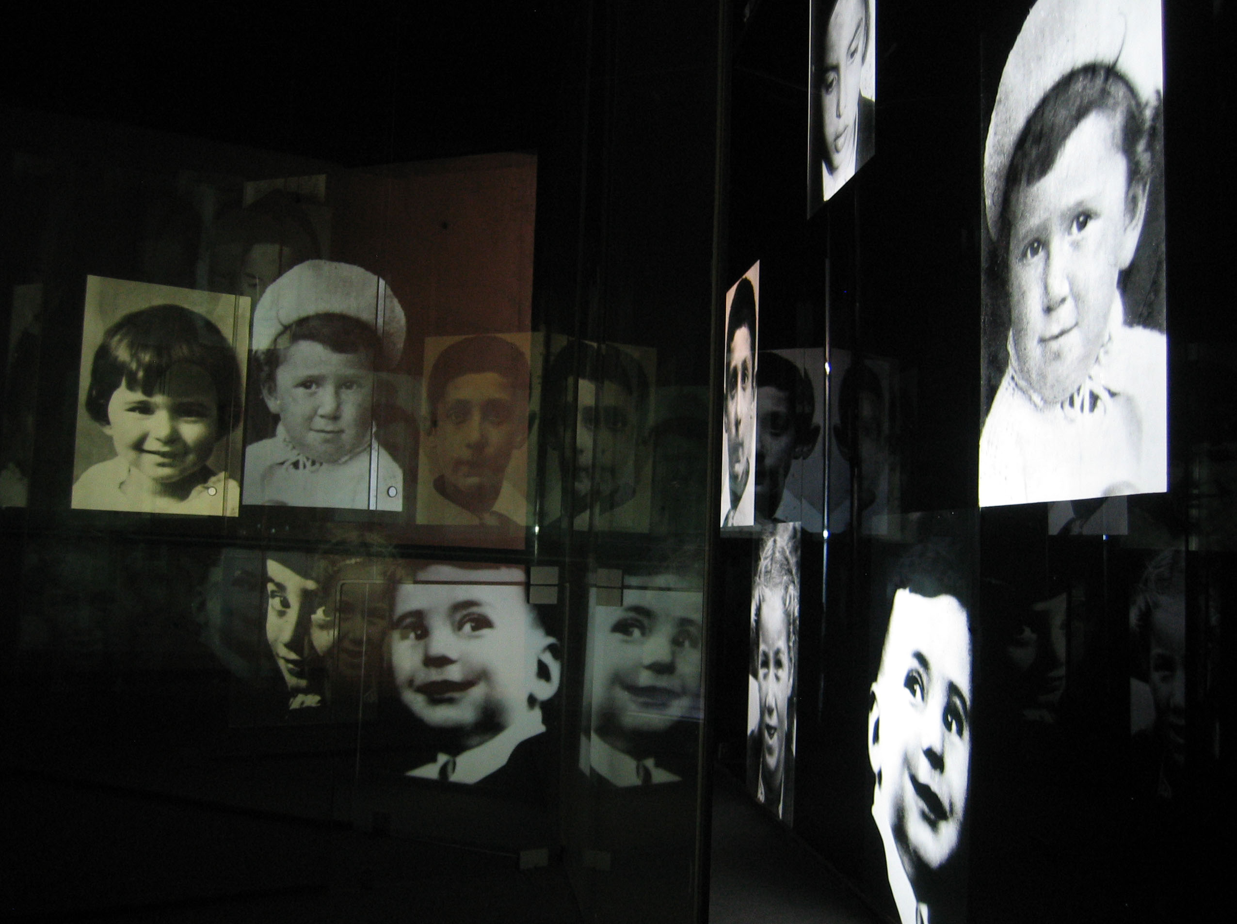 Minneshögtid för Förintelsens offer