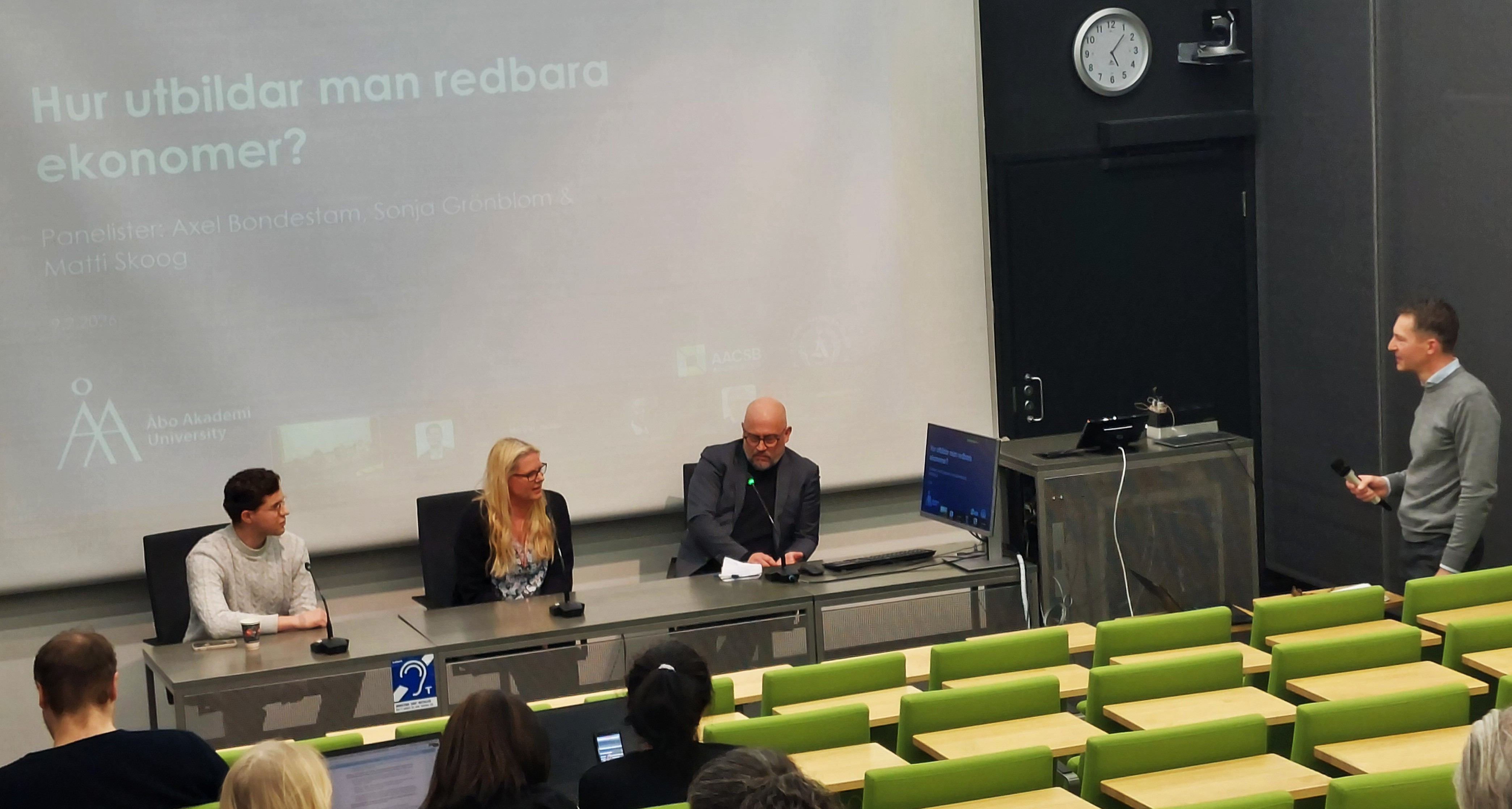 Hur utbildar man redbara ekonomer?