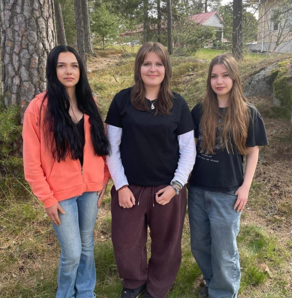 Molly Karlsson, Agnes Rönnberg och Misella Sandell.